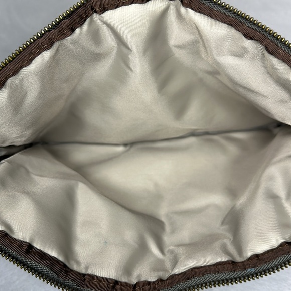 Ecoalf MacBook Air/Pro Zip Around Closure Laptop Case - Picture 6 of 8